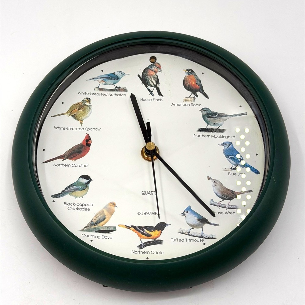 Audubon Singing Bird Clock 8 Inch Green Wall Clock AUD8 1997 Vintage Bird Songs